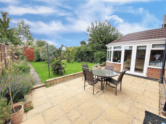 Garden 1.gif