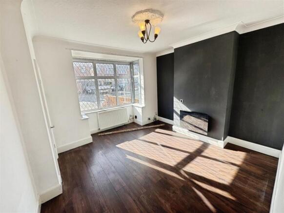 3 bed Semi-Detached to rent Image 4