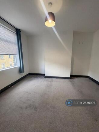 3 bed Terraced to rent Image 12