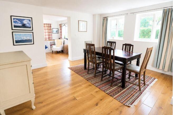 1a Brooke Road - Dining room.JPG