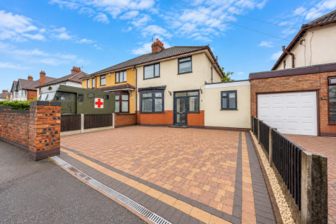 High Road, Willenhall, WV12