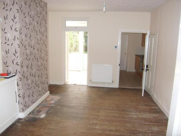 LOUNGE/DINING ROOM