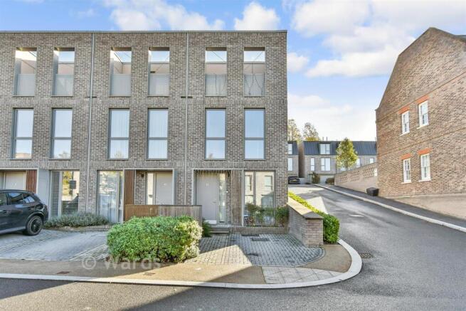 3 Bedroom Terraced in ME4 4GE