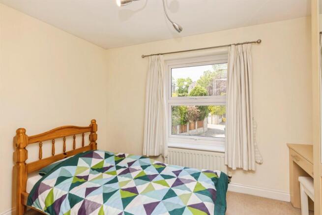 4 bed Detached for sale Image 10