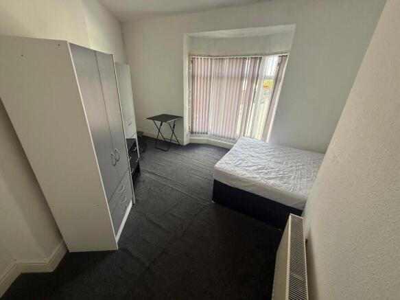 2 bed Terraced to rent Image 7