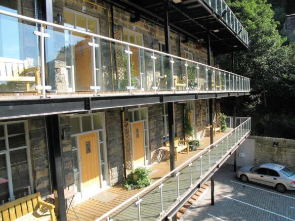 2 bed Apartment to rent Image 6