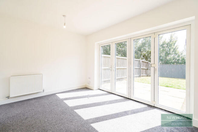 3 bed Semi-Detached for sale Image 3
