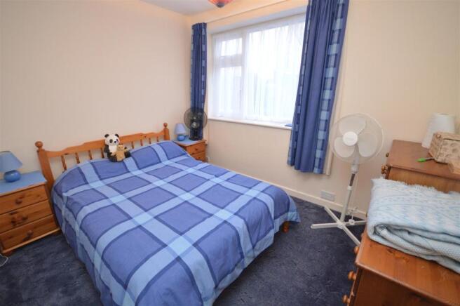 Bedroom 2.JPG