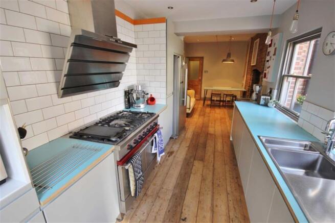 KITCHEN/FAMILY ROOM