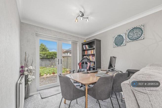 4 bed Detached to rent Image 4