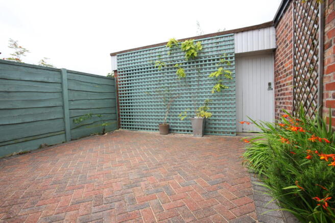 Side courtyard