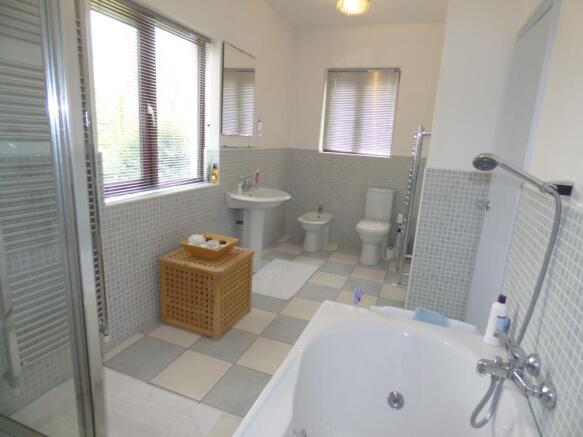 En Suite Bathroom