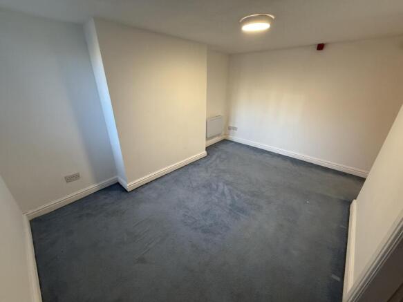 1 bed Flat to rent Image 4