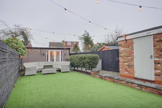 4 bed Semi-Detached for sale Image 10