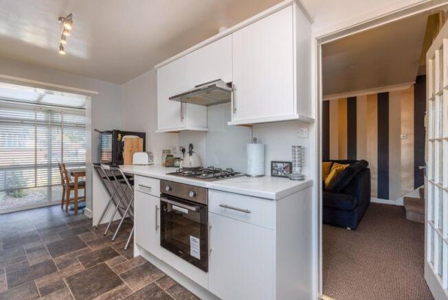 Kitchen Lounge...