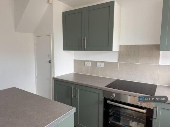 3 bed Terraced to rent Image 5
