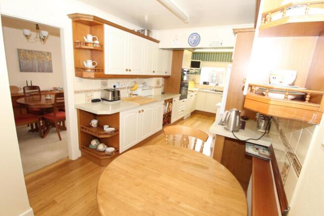 BREAKFAST KITCHEN