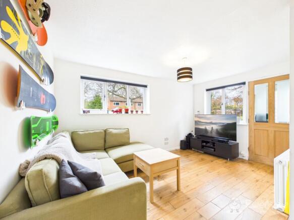 CAM03624G0-PR0221-STILL002