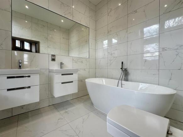 2 bed Apartment to rent Image 12