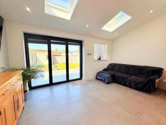 Morland Close, Bulkington, CV12 photo 4