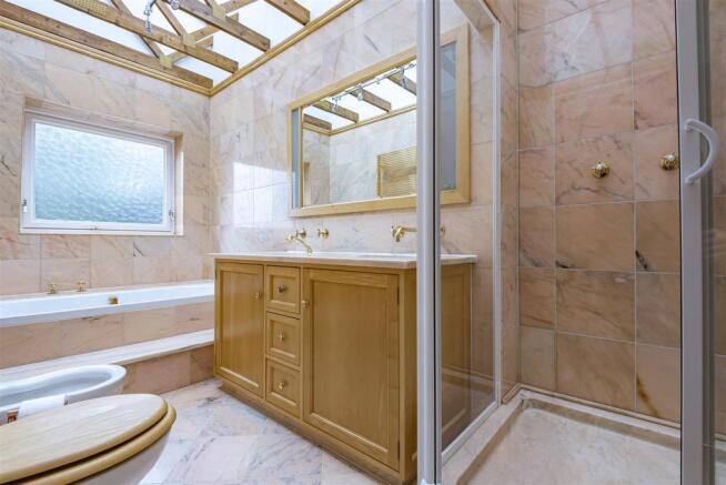 Bathroom.jpg