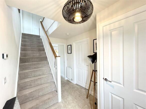 4 bed Detached to rent Image 4
