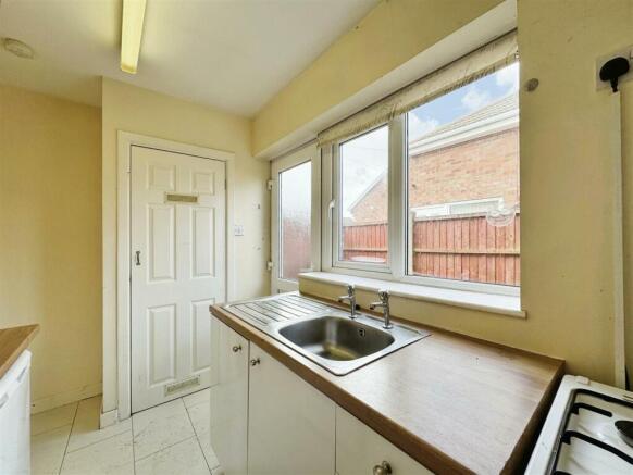 Kitchen (2)