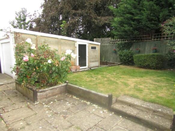 4 bed Bungalow for sale Image 11