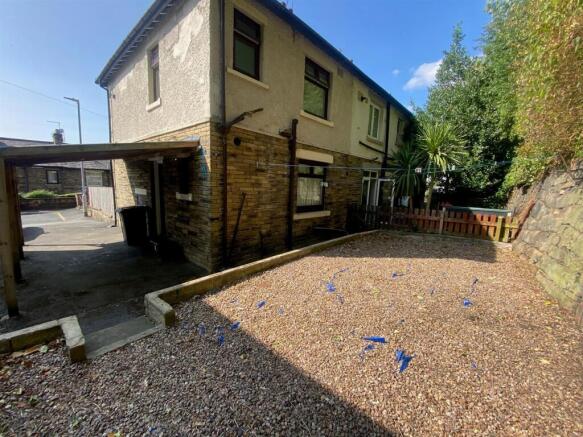 2 bed Terraced to rent Image 11