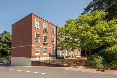 St Georges Avenue, Weybridge, KT13