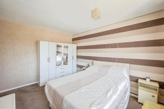 3 bed Semi-Detached for sale Image 9
