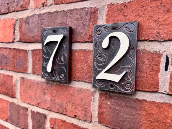 Number plaque