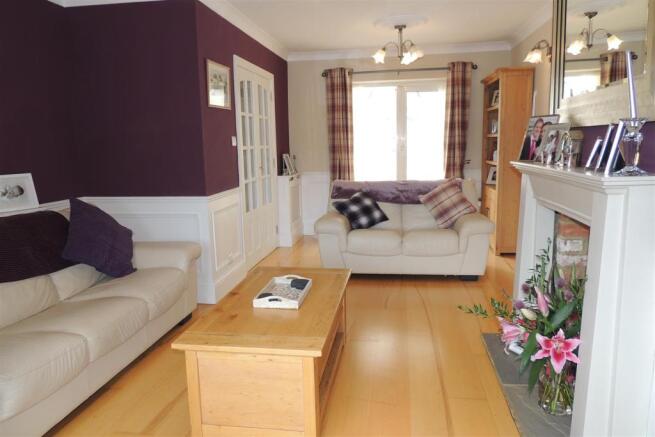 6 Croft Way 005.JPG