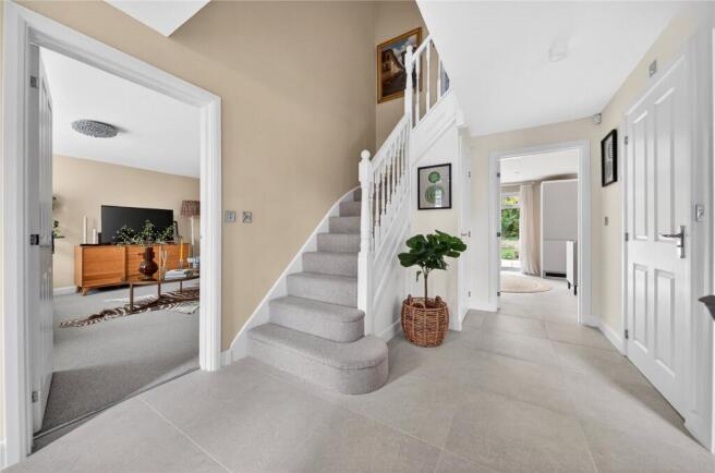 5 bed Detached for sale Image 5