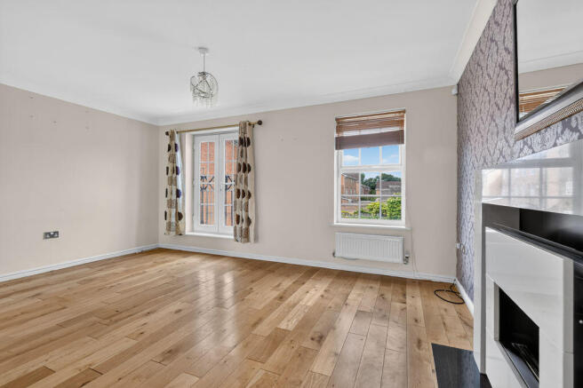 4 bed Town House for sale Image 8
