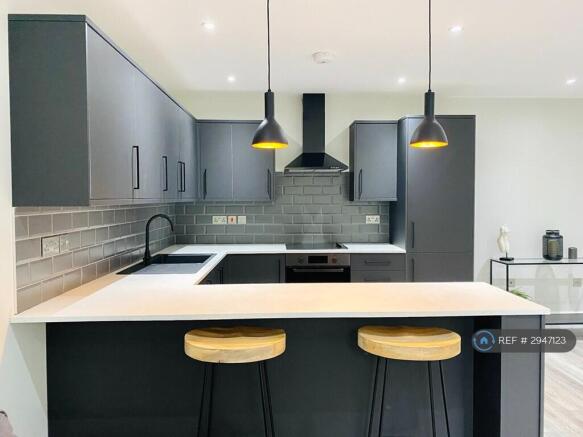 2 bed Flat to rent Image 10