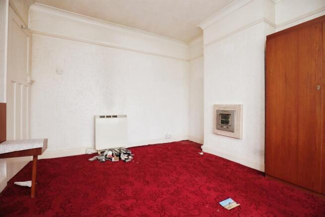 The Headlands, Northampton - View 4
