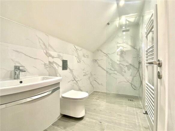 4 bed Terraced to rent Image 8