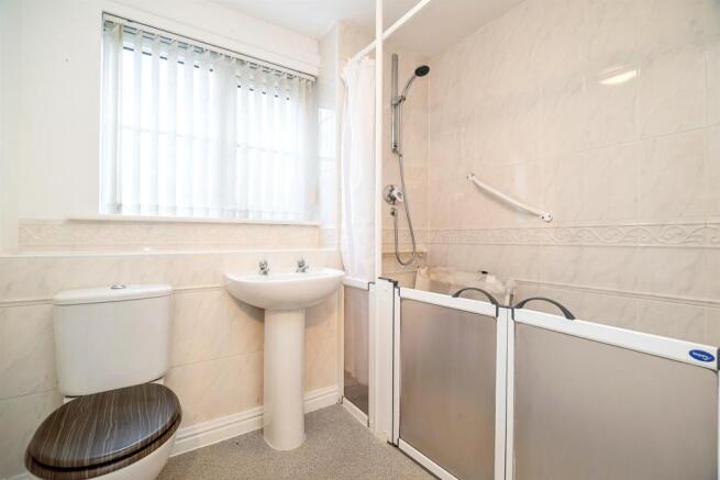 2 bed Ground Flat for sale Image 8
