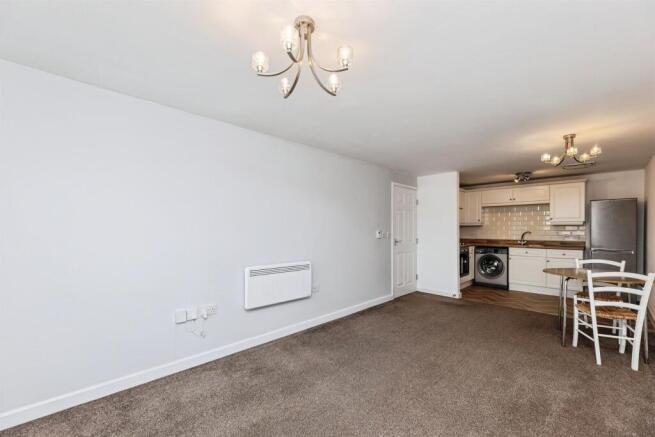 2 bed Apartment for sale Image 8