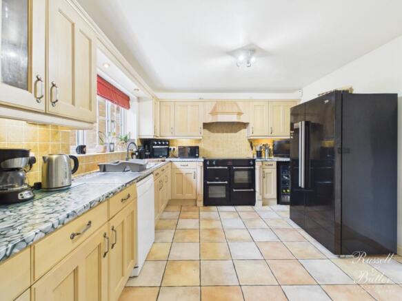 CAM02127G0-PR0383-STILL011