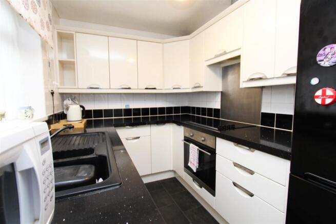 kitchen 2.jpg