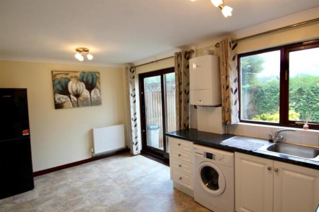 Kitchen 2.jpg