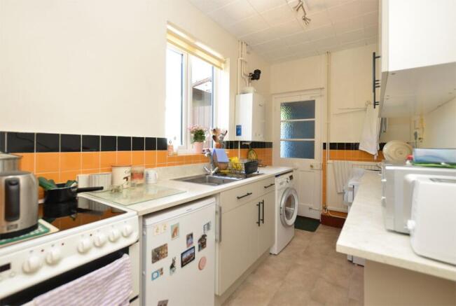 3 Bedroom family home on Holcombe Avenue photo 4