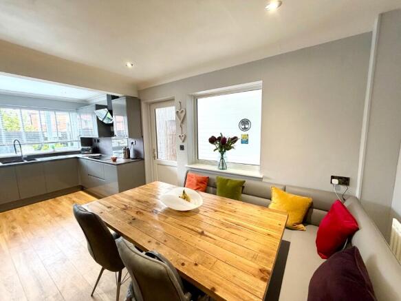2 bed Semi-Detached Bungalow for sale Image 4