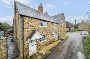8 Bellfield, Silver Street North, Banbury OX17 2JS