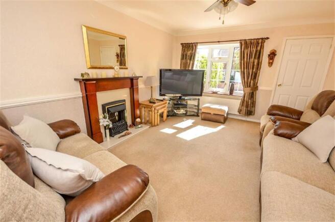 LOUNGE AREA