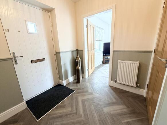 3 bed Semi-Detached for sale Image 8