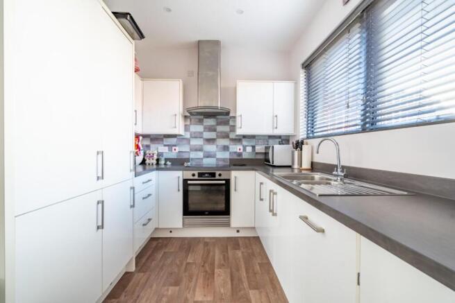 3 bed Town House for sale Image 4