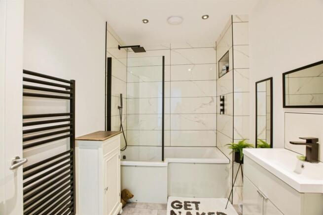 3 bed Terraced for sale Image 5